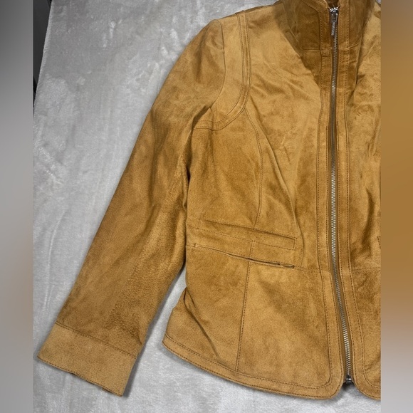 Bernardo Genuine Leather Suede Camel Tan Boho Coastal Cowgirl Jacket Size PM - Picture 4 of 17